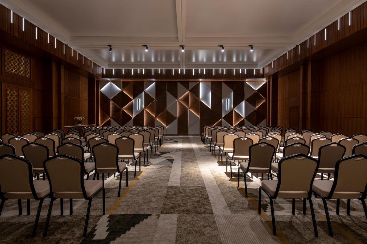 Swissotel Living Джидда Екстер'єр фото The interior of the main conference hall